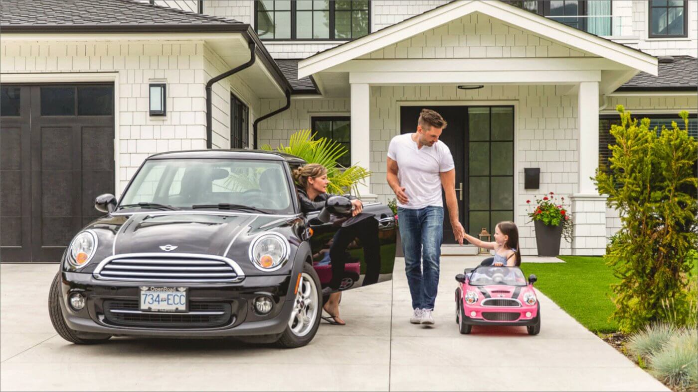 mini scene from Team Clarke photoshoot